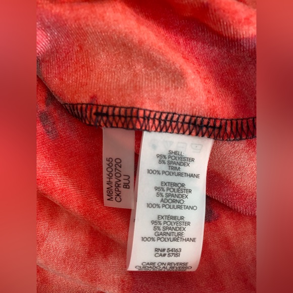 Calvin Klein floral top with gold chain detail - Picture 2 of 6